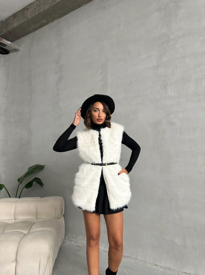 Feather Vest - Producer: Topshow - Wholesale Women Clothes - TheBS Women