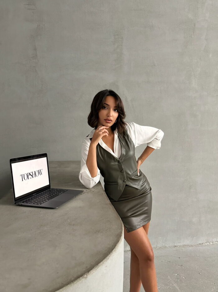 Buttoned Leather Vest - Producer: Topshow - Wholesale Women Clothes - TheBS Women