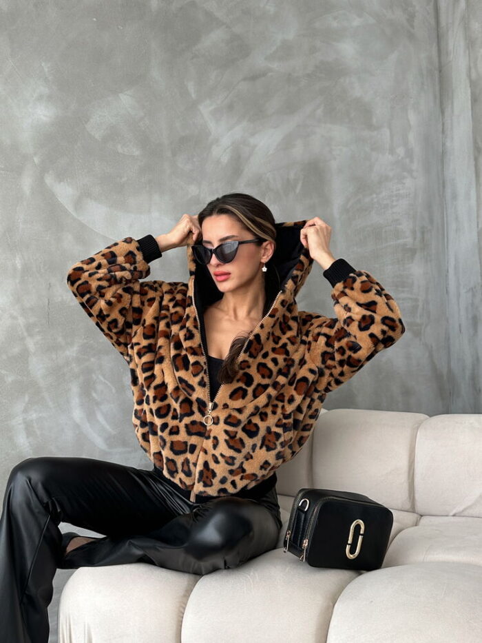 Plush Coat With Leopard Look - Producer: Topshow - Wholesale Women Clothes - TheBS Women