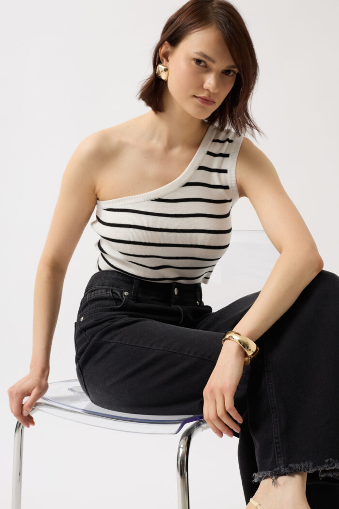 One Shoulder Striped Crop -- Black - Producer: Black Fashion - Wholesale Women Clothes - TheBS Women
