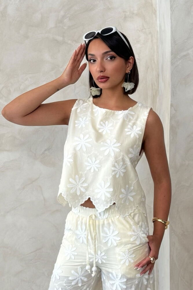 White Floral Sleeveless Cap Sleeve Blouse - Producer: Topshow - Wholesale Women Clothes - TheBS Women