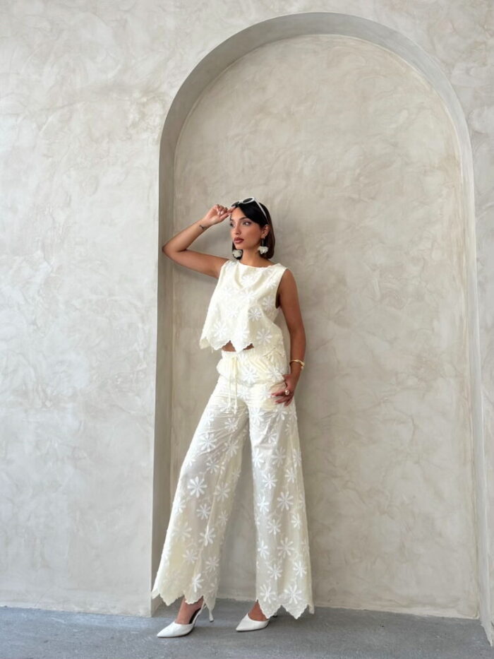 White Floral Sleeveless Cap Sleeve Blouse - Producer: Topshow - Wholesale Women Clothes - TheBS Women