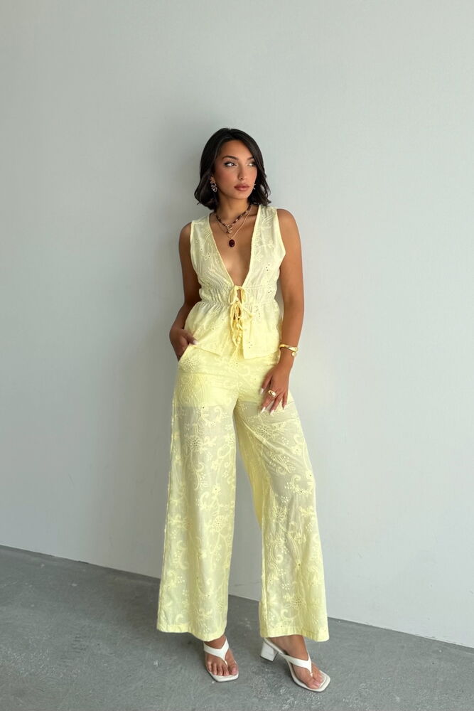 Casual Boho Sleeveless Tie Shirt - Producer: Topshow - Wholesale Women Clothes - TheBS Women