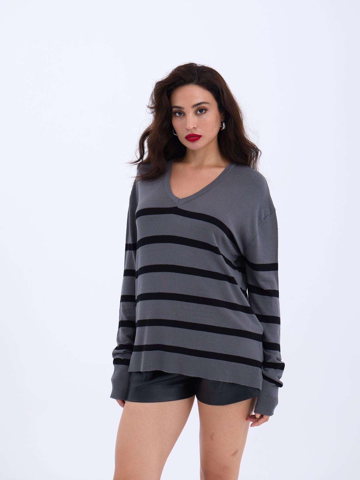 Knitwear V Neck Striped Basic Casual -& Black - Brand: Fame - Women & Kids, Baby Clothes Wholesale - TheBS Women