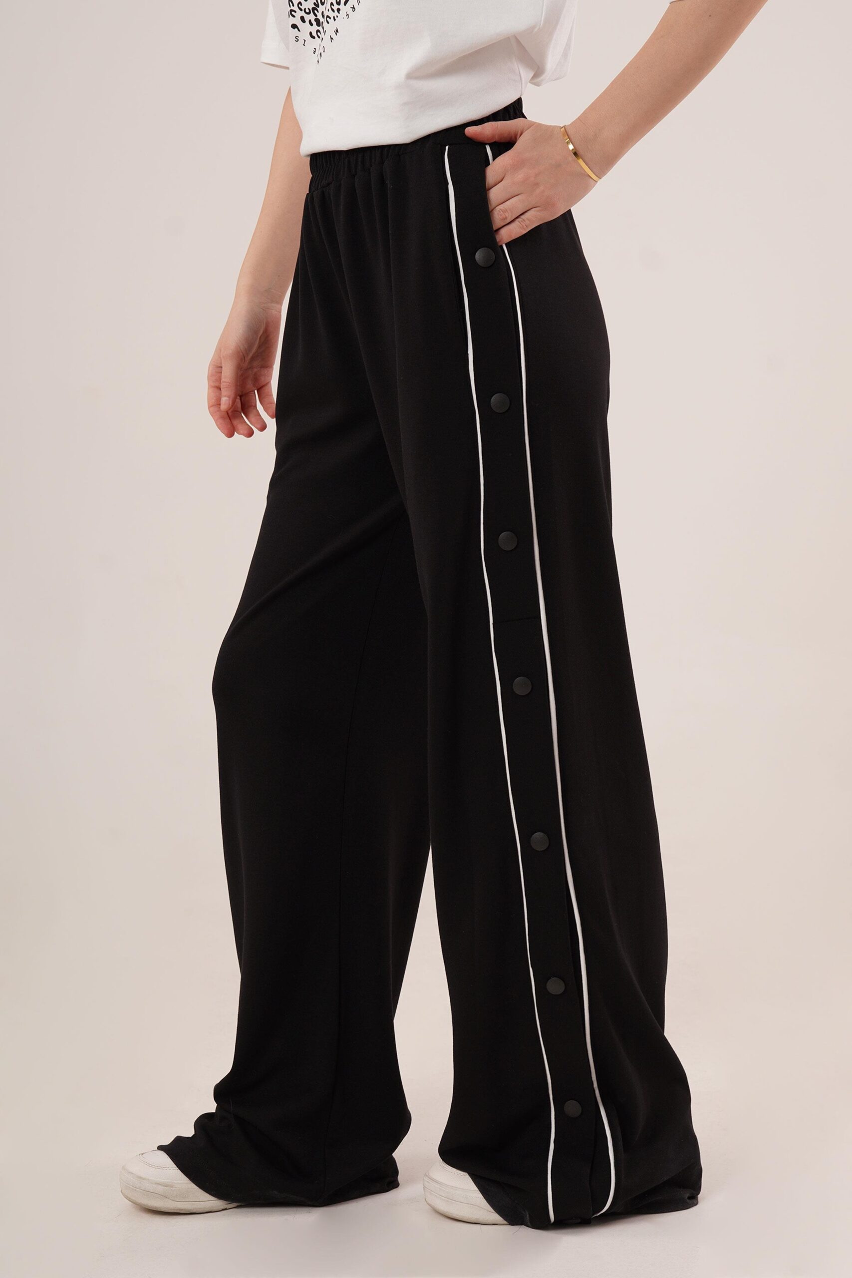 Elastic Waist Wide Leg Sweatpants With Half-Length Snap - Black - Brand: Lustrin - Women & Kids, Baby Clothes Wholesale - TheBS Women