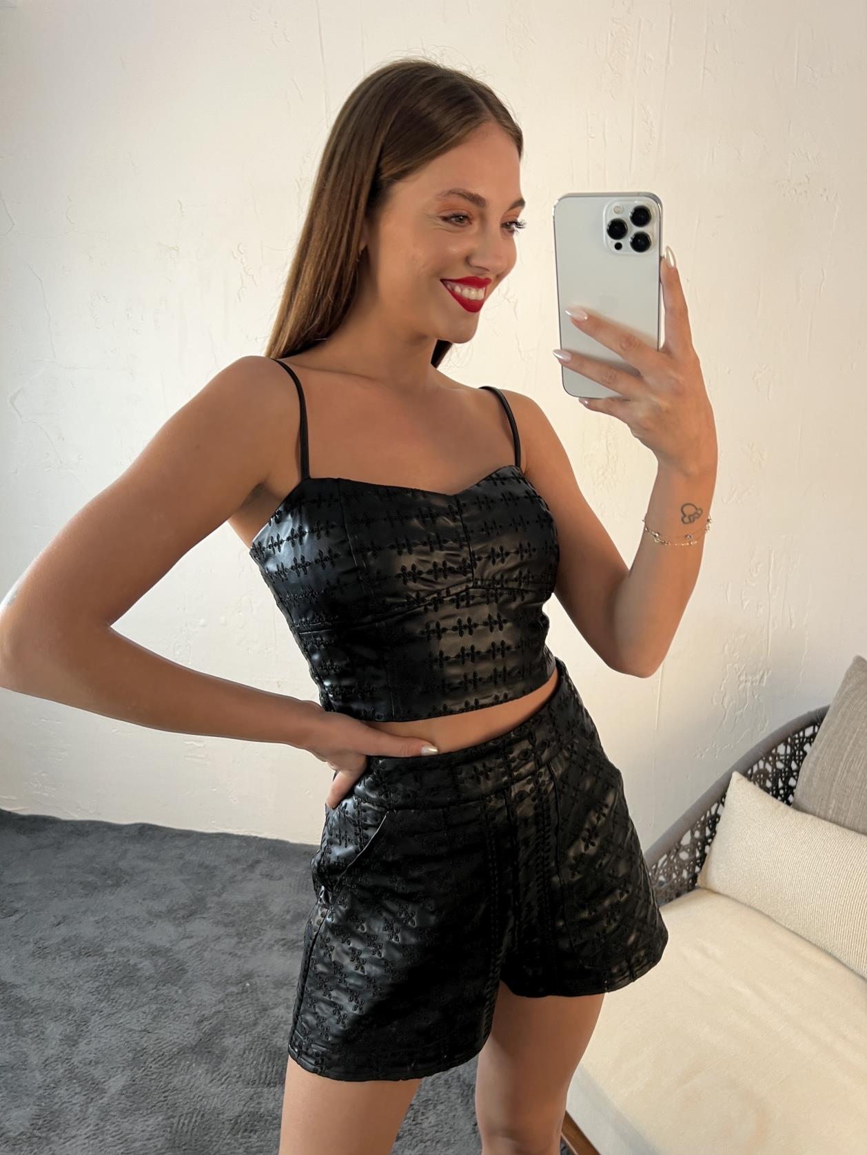 Black Sexy Glam Crop Top With Sweetheart Neck - Brand: Fame - Women & Kids, Baby Clothes Wholesale - TheBS Women