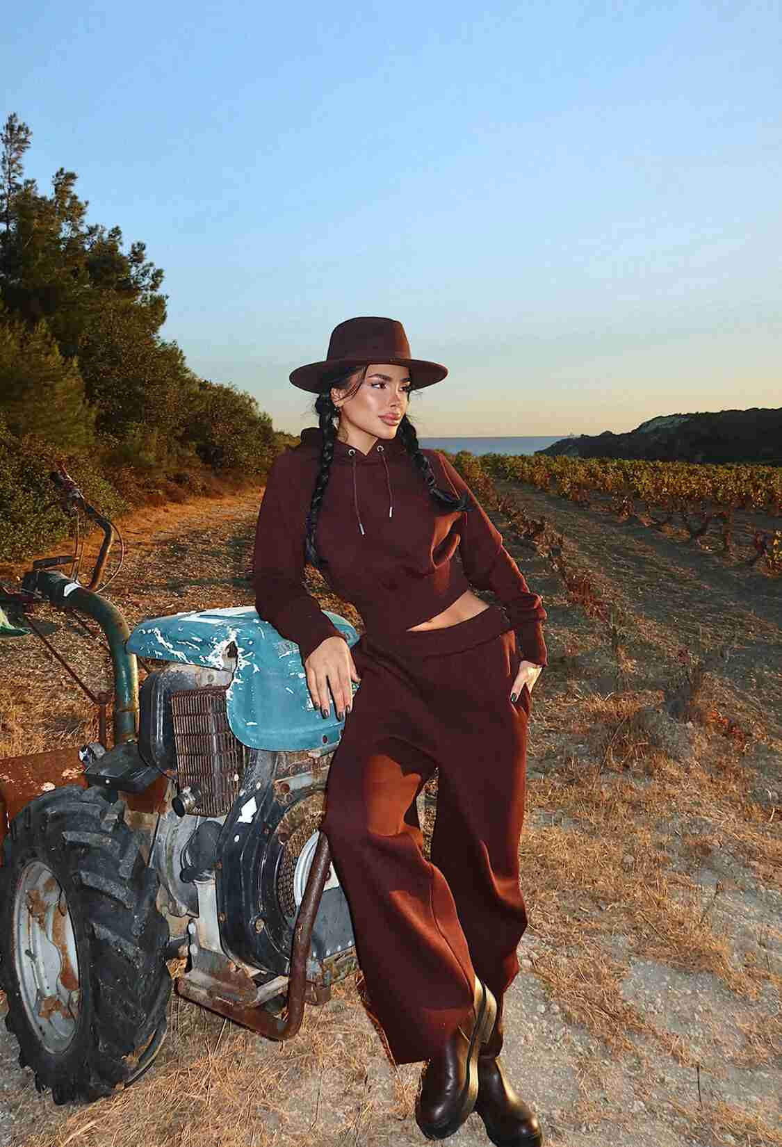 Tracksuit With Hooded Neck And Wide Leg Joggers - Brand: EYYO ATELIER - Women & Kids, Baby Clothes Wholesale - TheBS Women